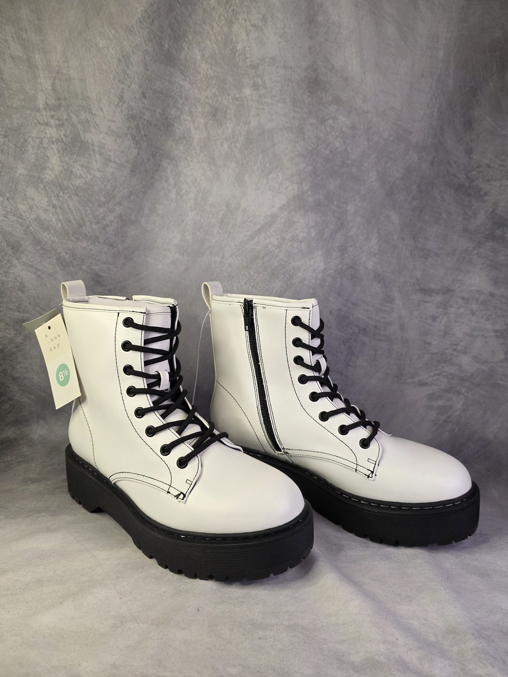 A New Day White Combat Boots Lug Sole Size 8.5 NWT
